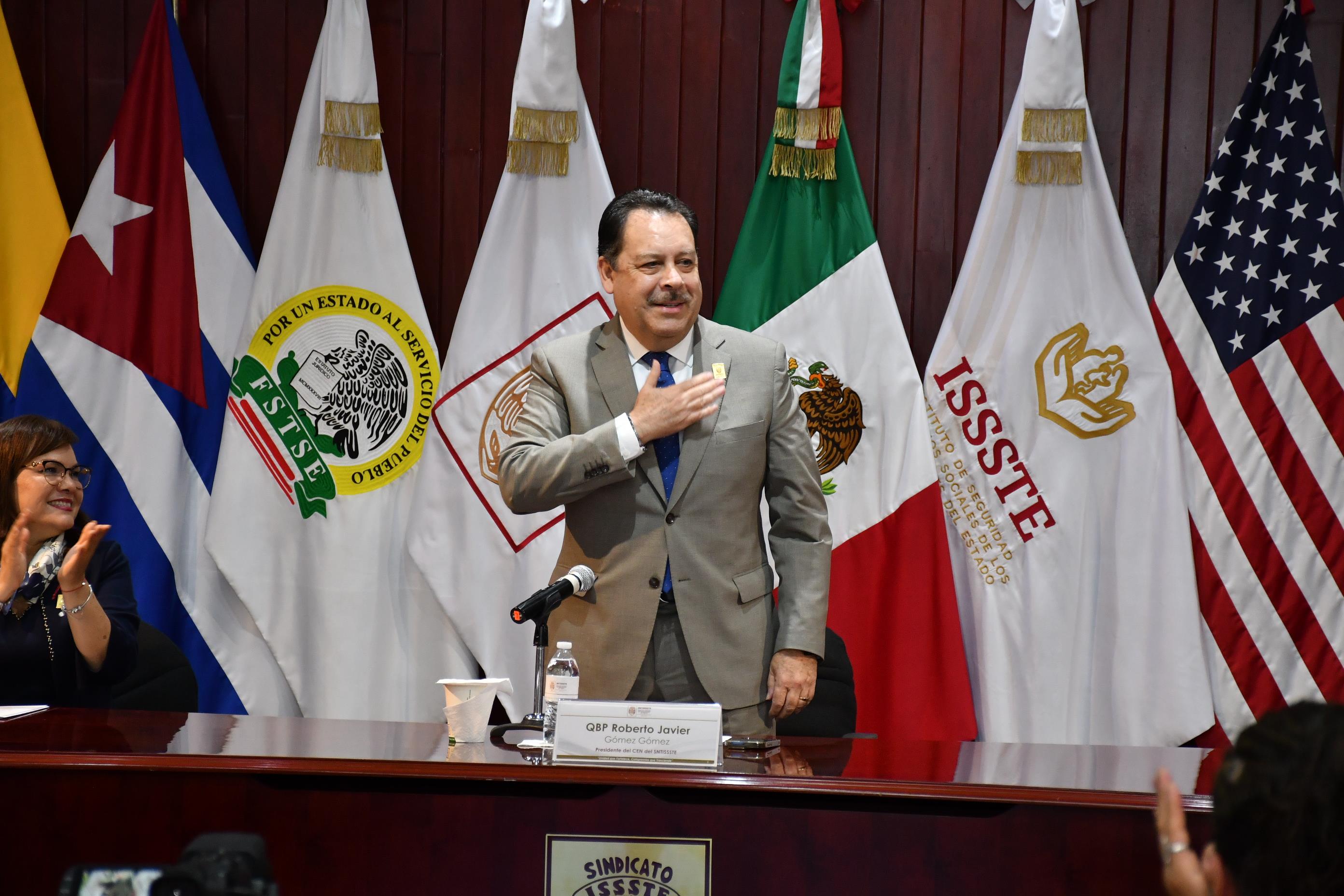  Salutación de la Sección XLI, Hospital Regional "1° de Octubre"